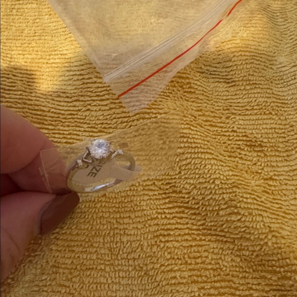 ring - Picture 4 of 4